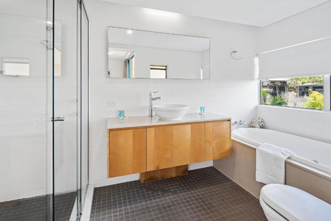 Airlie Beach Townhouse - Holiday Adelaide 2