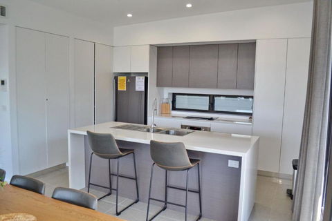 Arizons - Holiday Adelaide 1