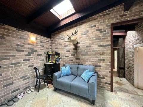 Arcadia Stunning Manor Tennis & Pool & Hottub - Holiday Adelaide 3