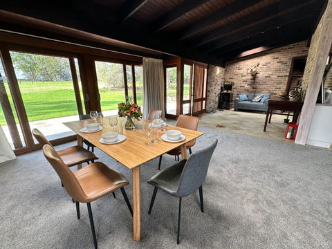 Arcadia Stunning Manor Tennis & Pool & Hottub - Holiday Adelaide 2