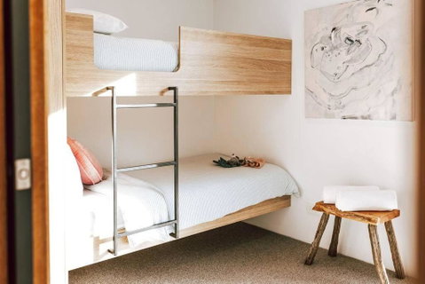 B E R T I E - Central Bicheno - Holiday Adelaide 2