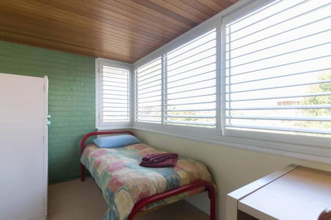 B9 Crawley Apartment 1 BRM & Sleepout Near UWA - Holiday Adelaide 1