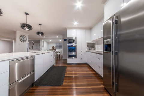 Hayman Views - Holiday Adelaide 1