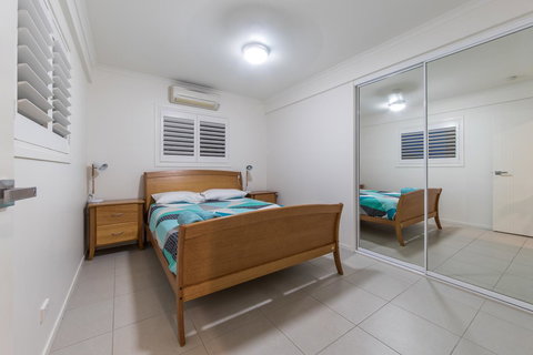 Hayman Views - Holiday Adelaide 15