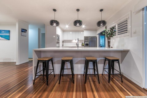 Hayman Views - Holiday Adelaide 18