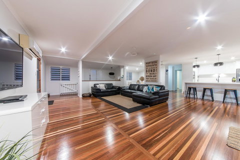 Hayman Views - Holiday Adelaide 5