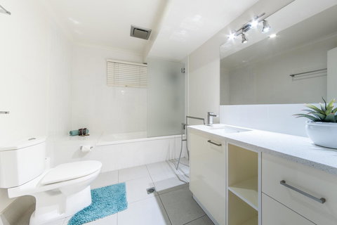 Hayman Views - Holiday Adelaide 6