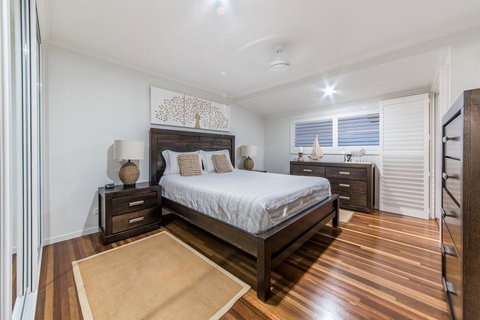 Hayman Views - Holiday Adelaide 21