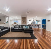 Hayman Views - Holiday Adelaide