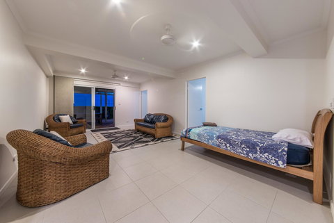 Hayman Views - Holiday Adelaide 9