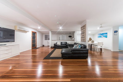 Hayman Views - Holiday Adelaide 19