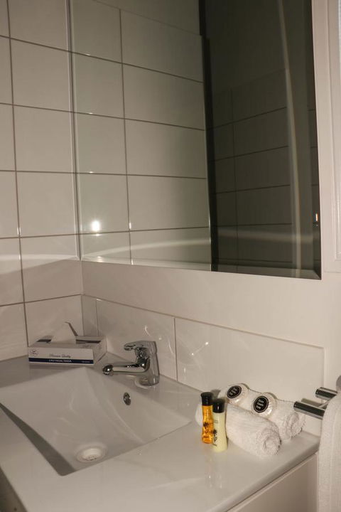 Emerald Park Motel - Holiday Adelaide 3