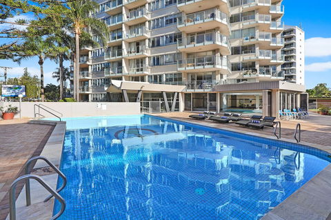 Pacific Regis Beachfront Holiday Apartments - Holiday Adelaide 3