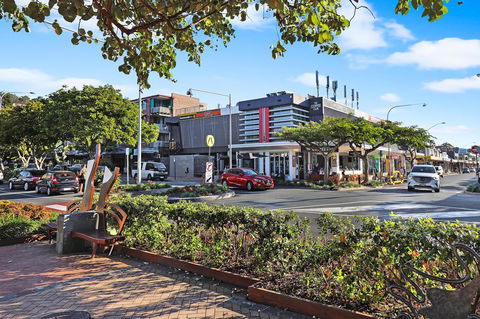Pacific Regis Beachfront Holiday Apartments - Holiday Adelaide 16