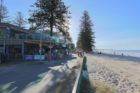 Pacific Regis Beachfront Holiday Apartments - Holiday Adelaide 17