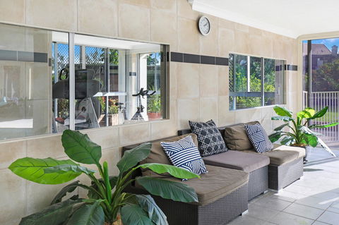Pacific Regis Beachfront Holiday Apartments - Holiday Adelaide 7