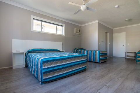 Burleigh Gold Coast Motel - Holiday Adelaide 1