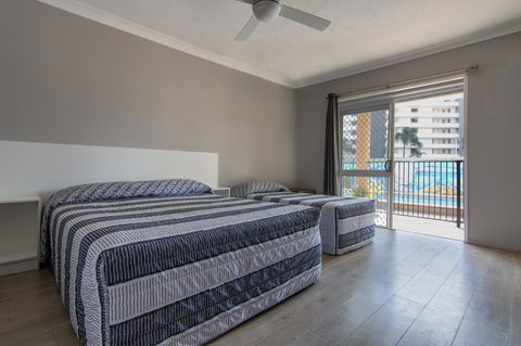 Burleigh Gold Coast Motel - Holiday Adelaide 5