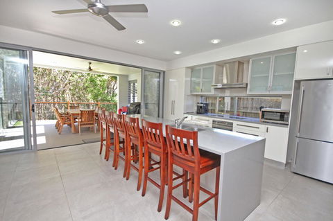 48 Boardrider Crescent, Mt Coolum - Pet Friendly, WiFi, Linen Incl. 500 BOND - Holiday Adelaide 2