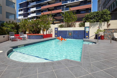 West End Central Apartments - Holiday Adelaide 1