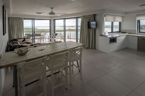 Centrepoint Apartments Caloundra - Holiday Adelaide 21