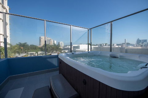 Centrepoint Apartments Caloundra - Holiday Adelaide 3