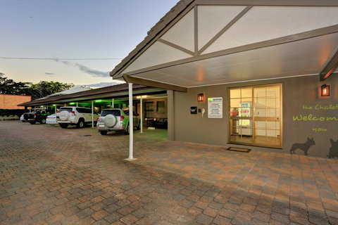 Chalet Motor Inn - Holiday Adelaide 9