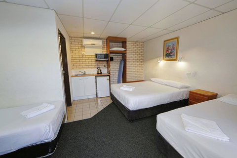 Chalet Motor Inn - Holiday Adelaide 17