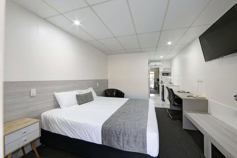 Chalet Motor Inn - Holiday Adelaide 14