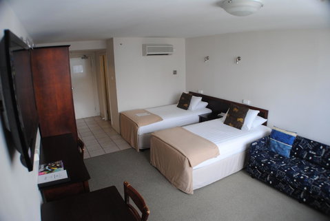Astor Metropole Hotel - Holiday Adelaide 8