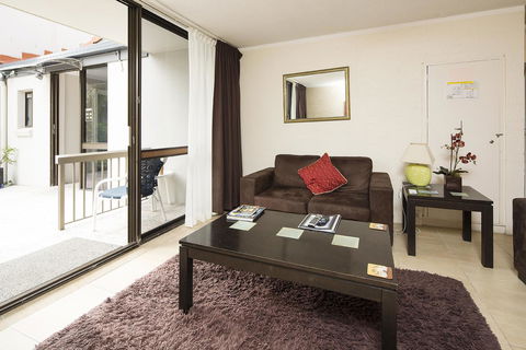 Burleigh Palms Holiday Apartments - Holiday Adelaide 33