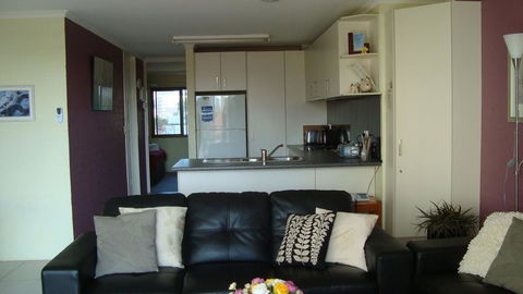 Burleigh Palms Holiday Apartments - Holiday Adelaide 39
