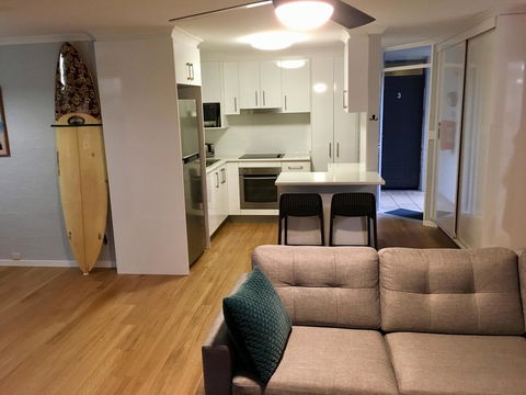 Burleigh Palms Holiday Apartments - Holiday Adelaide 9