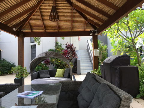 Burleigh Palms Holiday Apartments - Holiday Adelaide 4