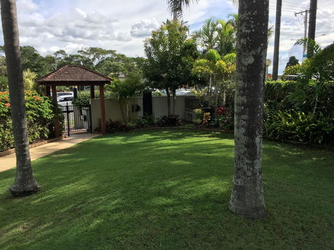 Burleigh Palms Holiday Apartments - Holiday Adelaide 21