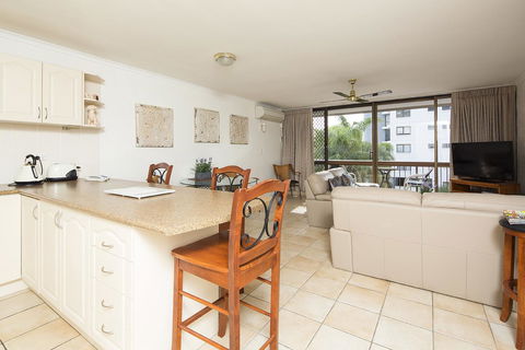 Burleigh Palms Holiday Apartments - Holiday Adelaide 31