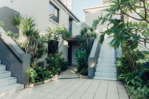Burleigh Palms Holiday Apartments - Holiday Adelaide 17