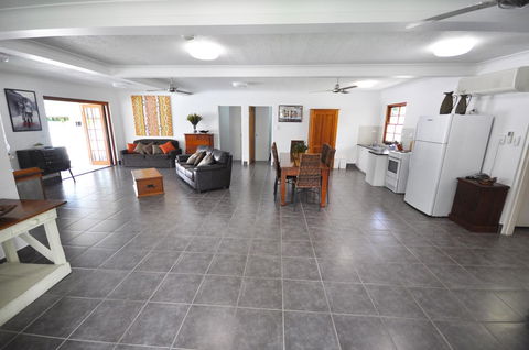Island Adventure Holiday House - Holiday Adelaide 4