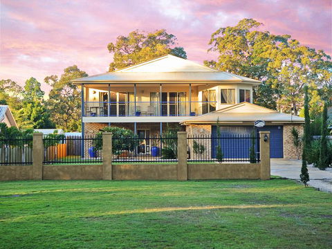 Waterfront At White Patch - Holiday Adelaide 2