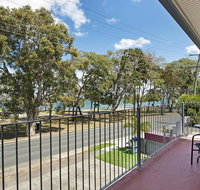 First floor unit close to shops park and waterfront - Holiday Adelaide