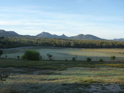 Yakkalla Holiday Cottage - Holiday Adelaide 3