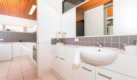 #162 Nautilus Resort - Holiday Adelaide 3