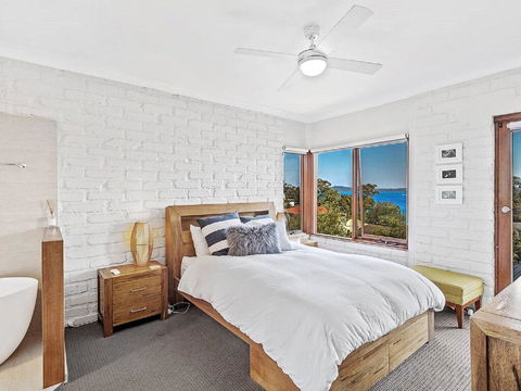 'Nunkeri', 5 Kerrie Close - Stunning House With Fabulous Views, Linen, WIFI & Air Conditioning - Holiday Adelaide 1