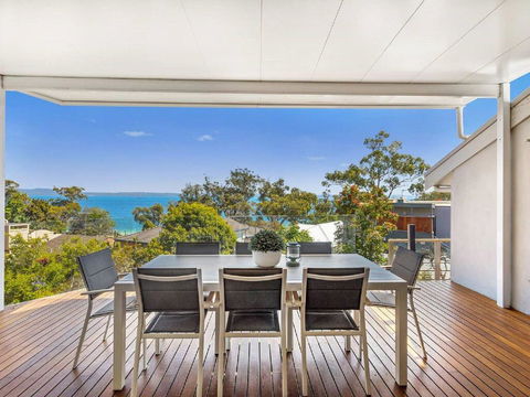 'Nunkeri', 5 Kerrie Close - Stunning House With Fabulous Views, Linen, WIFI & Air Conditioning - Holiday Adelaide 0