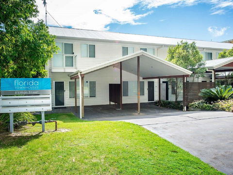 1 'Florida', 5 Lillian Street - 2 Min Walk To Beach, Shops & Restaurants - Holiday Adelaide 0