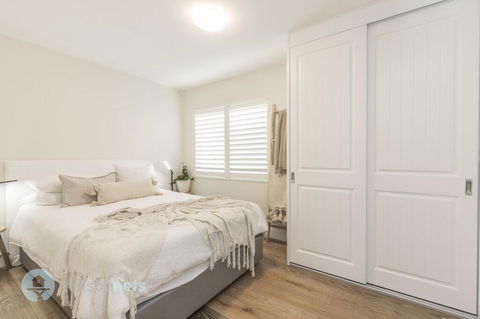 1 Bdrm Manly Beachside Apt With Parking - Holiday Adelaide 2