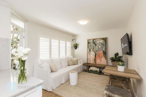 1 Bdrm Manly Beachside Apt With Parking - Holiday Adelaide 0