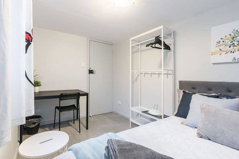 1 Double Quaint Grannyflat Private Room Near Public Transport - SHAREHOUSE - Holiday Adelaide 1