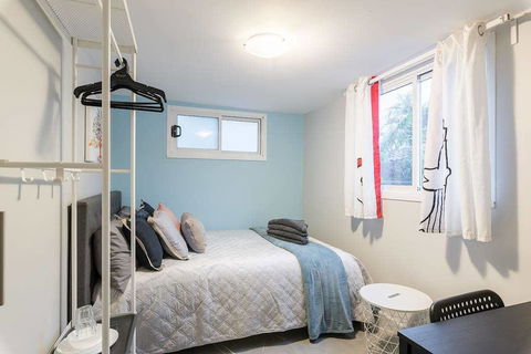 1 Double Quaint Grannyflat Private Room Near Public Transport - SHAREHOUSE - Holiday Adelaide 0