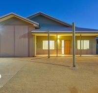 1 Kestrel Place - Great House with a Massive Garage